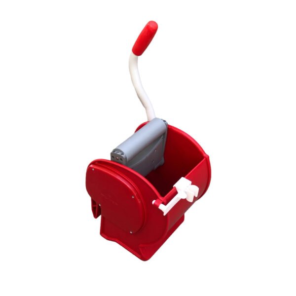 Flat mop plastic wringer